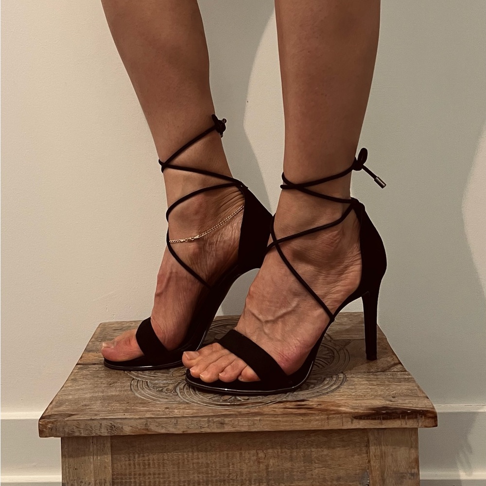Kenneth Cole New York Black Lace-Up Heels